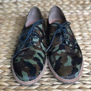 Vince Camuto Nilee Leather Oxford Classic Camo